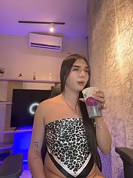 Онлайн чат XXX saracaball_