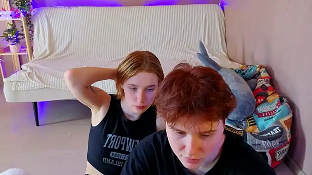 two_gerls_here Live XXX Chat