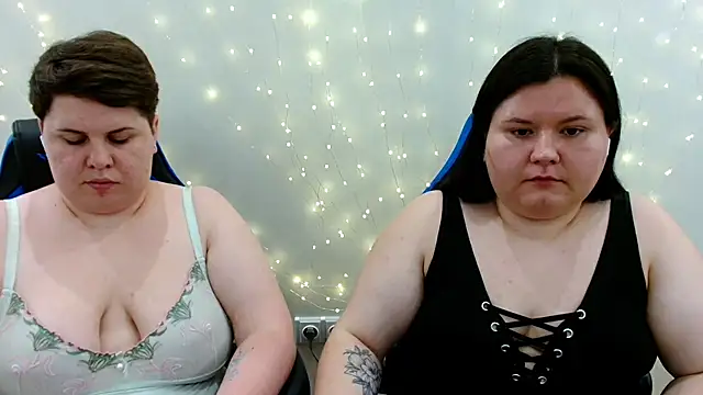 BeckyAndHellen Adlı Modelin Canlı XXX Sohbeti