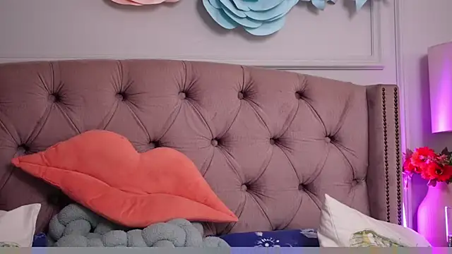 Chat +18 de JenniferLovve ao vivo