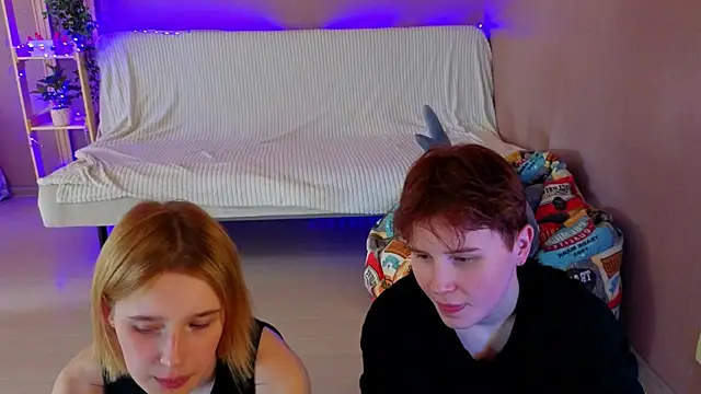 XXX chat uživo modela two_gerls_here