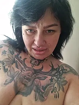 צ'אט XXX בשידור חי של _VelvetAura_