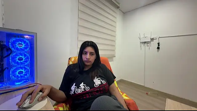 cloe_small Chat XXX live