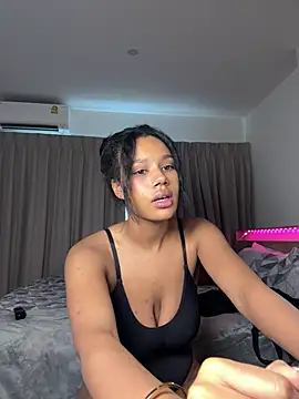 bambigirlxx élő XXX-chatje