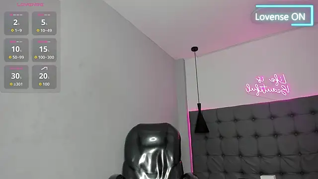 scarletcherry18 live XXX chat
