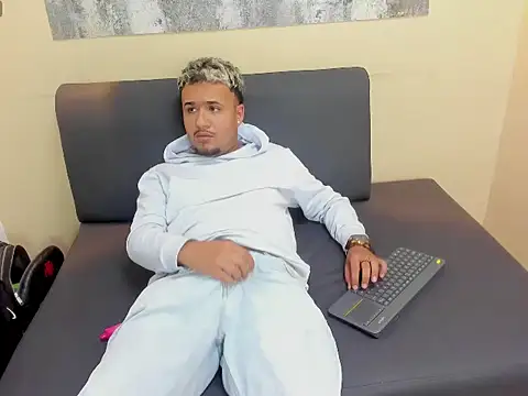 MAICOL_TORNER – Naživo XXX chat