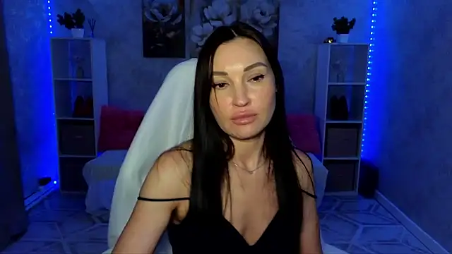 Chat +18 de NikoleMills ao vivo