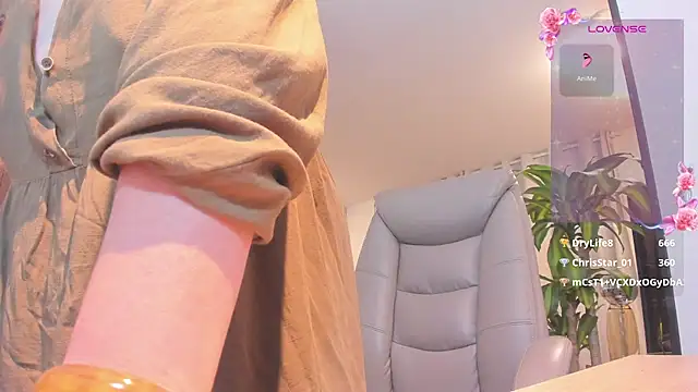 XXX chat uživo modela Marjane