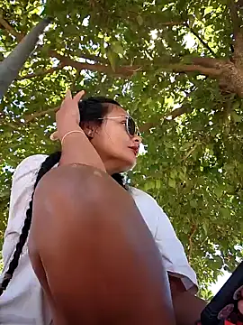 צ'אט XXX בשידור חי של bellapaty