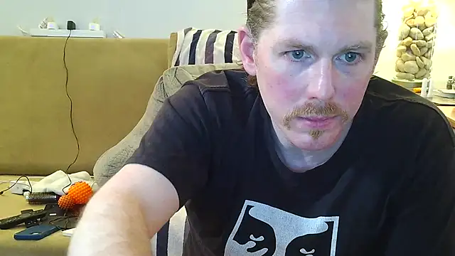 Chat XXX en directo de 9VOLTT