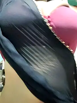 BerryOnFire Chat XXX live