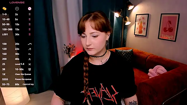 צ'אט XXX בשידור חי של velvet_cherry_