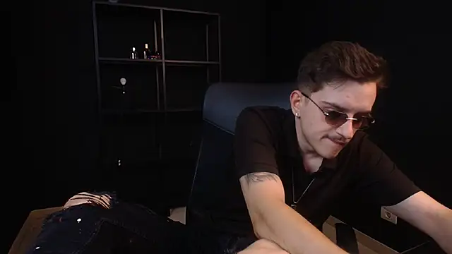 Živý XXX chat FelixStarkk