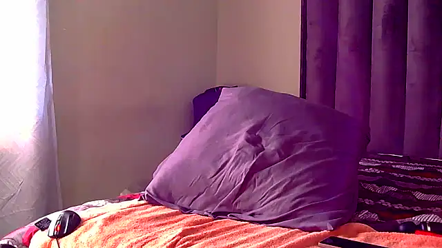 HOTSEXCBOOBS30xx élő XXX-chatje