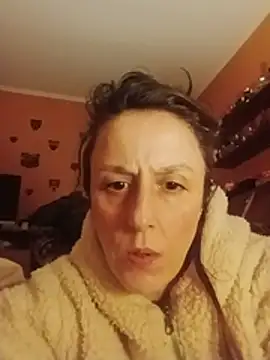 XXX chat uživo modela lacatamiau