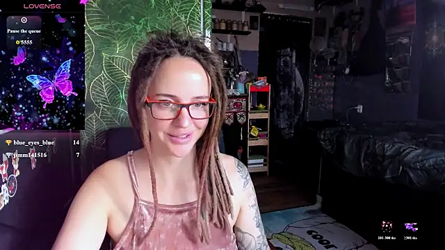 XXX chat uživo modela LisaFoxy_y