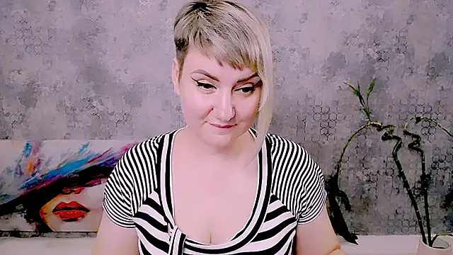 Djullia Live XXX-chat