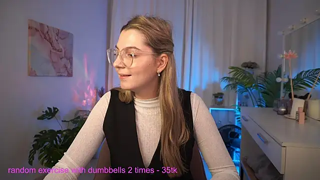 LucreciaStorm Chat XXX in diretta