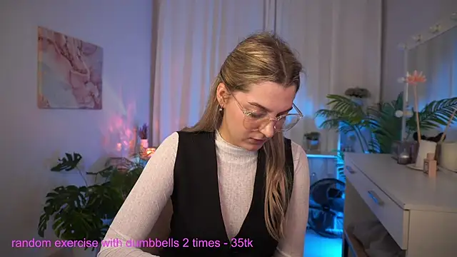 LucreciaStorm's Live XXX Chat
