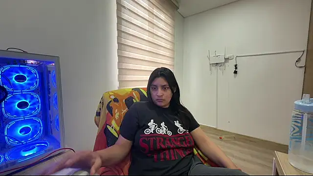 دردشة cloe_small الجنسية المباشرة