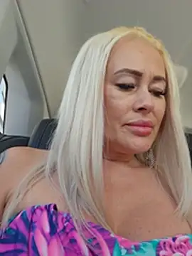 Chat +18 de MILFBARBY ao vivo