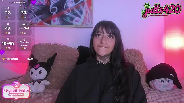 Julls420_ লাইভ XXX চ্যাট