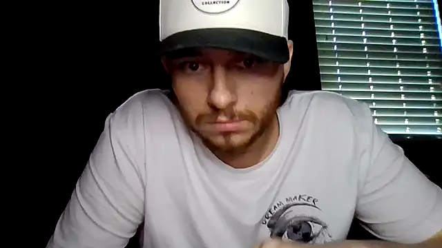 Chat XXX en directo de Mikecloudyhawk