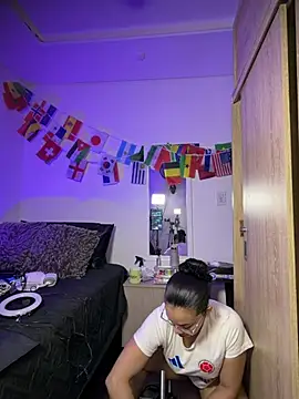 carolgaita Adlı Modelin Canlı XXX Sohbeti