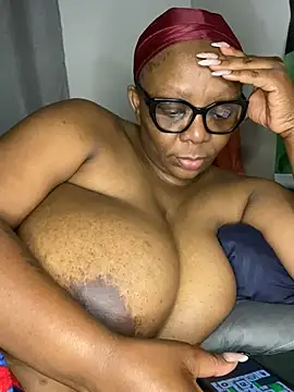 BoobsQueeen Obrolan Langsung XXX