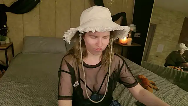 Chatroom XXX en direct de Alida_Brice