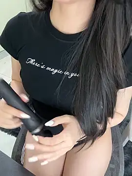 AmyamySerena 即時 XXX 聊天