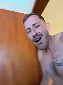 XXX chat uživo modela MeladoDiMel