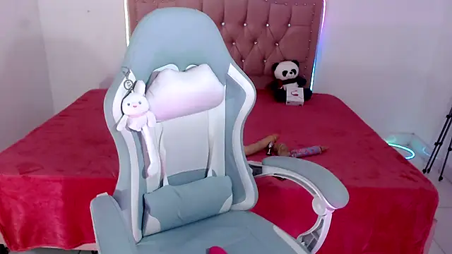 snowhot-69's Live XXX Chat