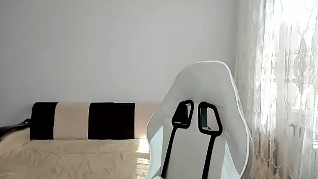 StellaDavis Chat XXX in diretta