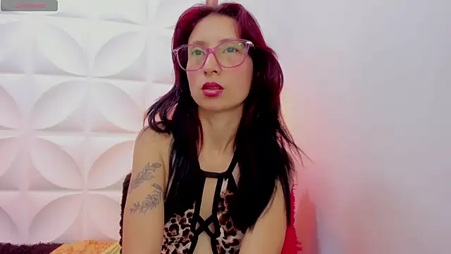 Chat XXX ao vivo de zaira_skinny