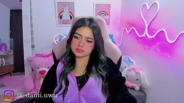 Chat +18 de CuteDani_ ao vivo