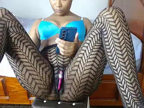 Chatroom XXX en direct de savage_laura