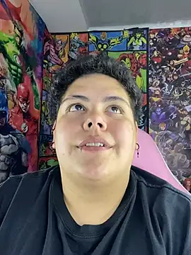 Chat +18 de Hailey_Curvy ao vivo