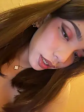 SideChick_Bunny Adlı Modelin Canlı XXX Sohbeti