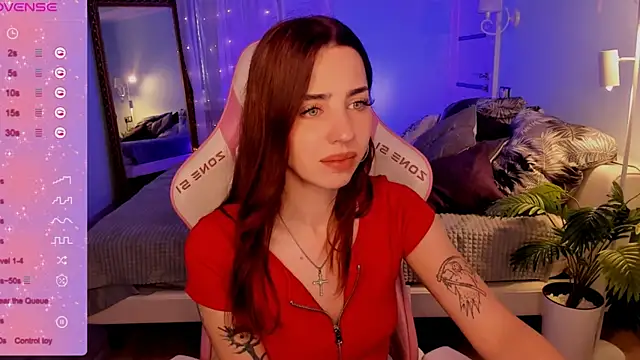 צ'אט XXX בשידור חי של CharliGrace_