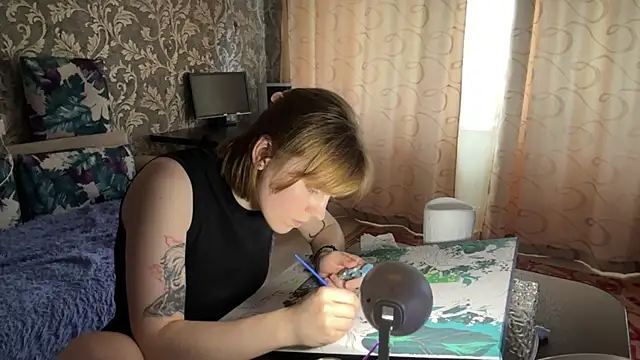 ShonnaTweddle Adlı Modelin Canlı XXX Sohbeti