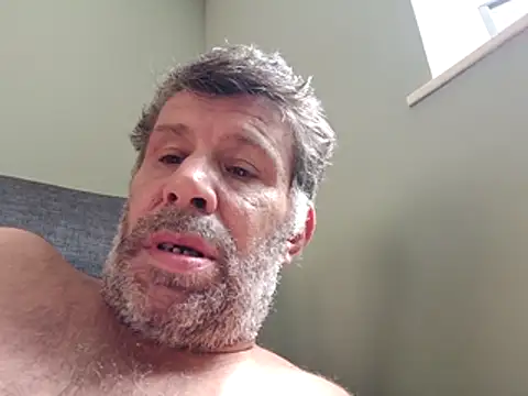 stud2512 élő XXX-chatje