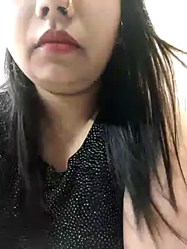BuxomCutie's Live XXX Chat