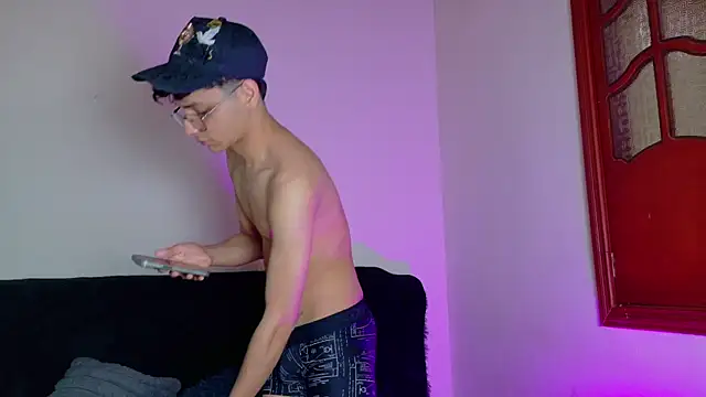 andrew_dann élő XXX-chatje