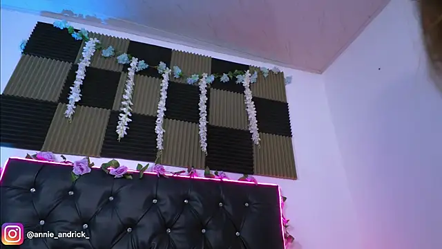 _Annie_Andrick_'s Live XXX Chat