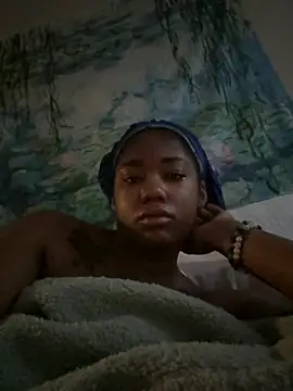 Ebonythroat777 Show in webcam