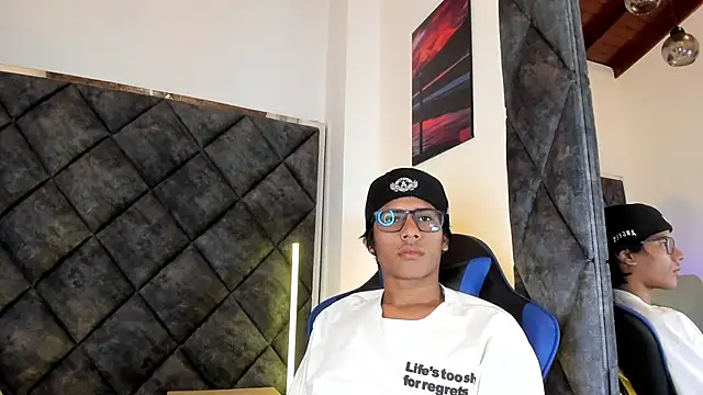 LiamKron Adlı Modelin Web Kamerası Şovu