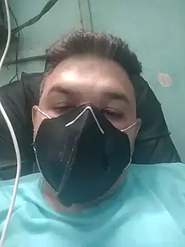 mastboyaa: διαδικτυακό σόου στην κάμερα