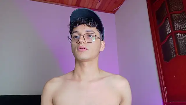 andrew_dann Show in webcam