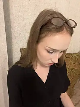 MeowyChans Adlı Modelin Canlı XXX Sohbeti